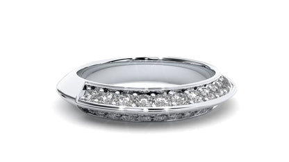 Zelda – Knife-Edge Pavé Diamond Band
